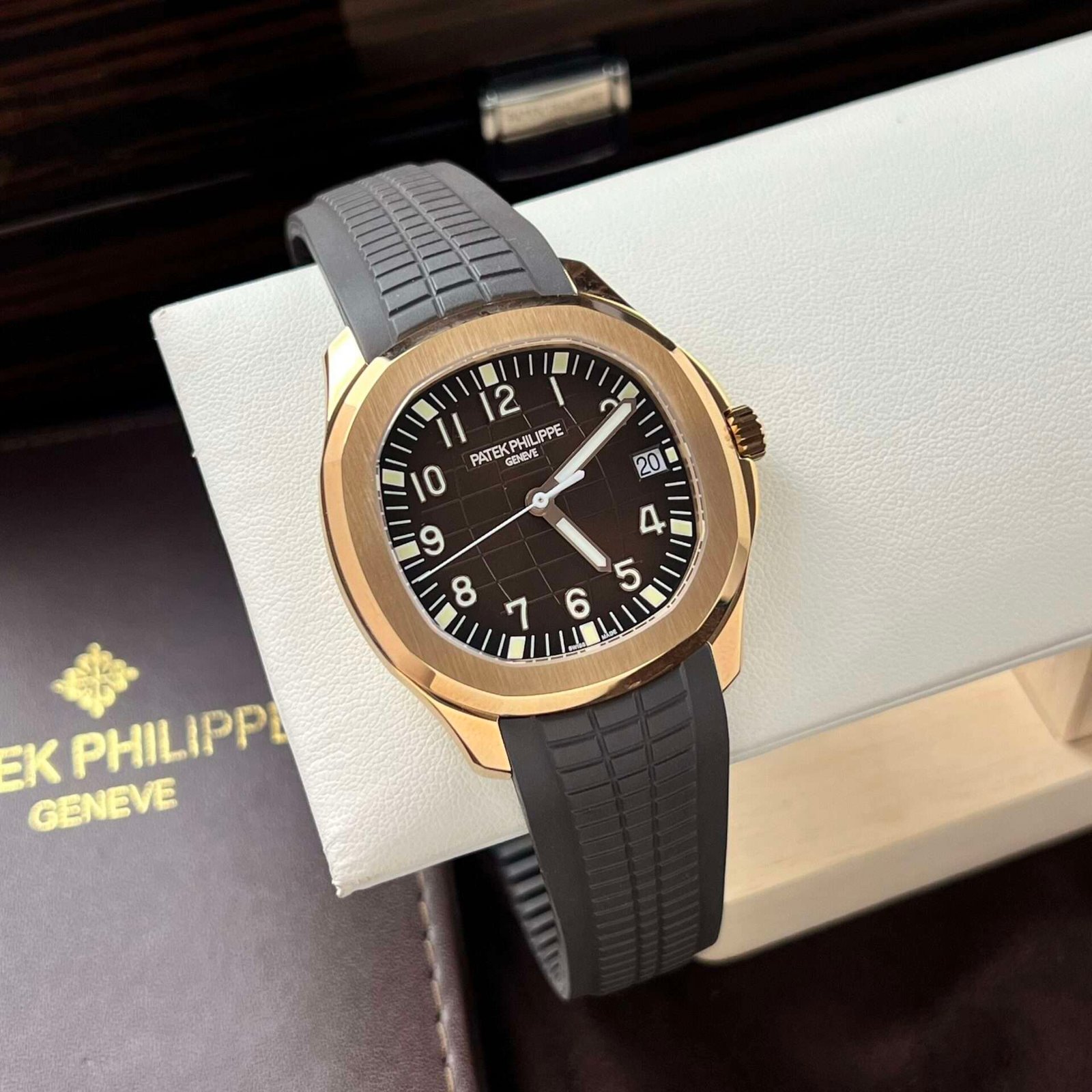 Patek Philippe Aquanaut 5167R 40mm - Image 2